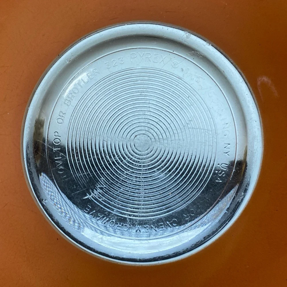 VINTAGE PYREX Round Mixing Bowl #323 Peach with Clear Bottom 1.5L Vintage Retro - Picture 6 of 14